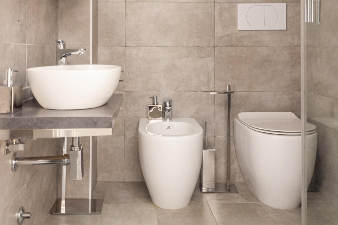 Bnbutler - Vigevano, 13 - A Due Passi Dalla Darsena Apartment มิลาน ภายนอก รูปภาพ